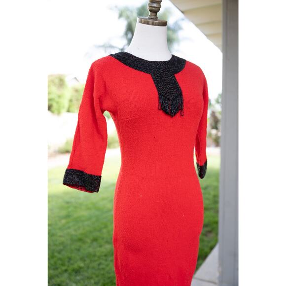 Gene Shelly's Boutique100% Red Wool Dress with Glass Beaded Design Size 8 - Picture 10 of 12